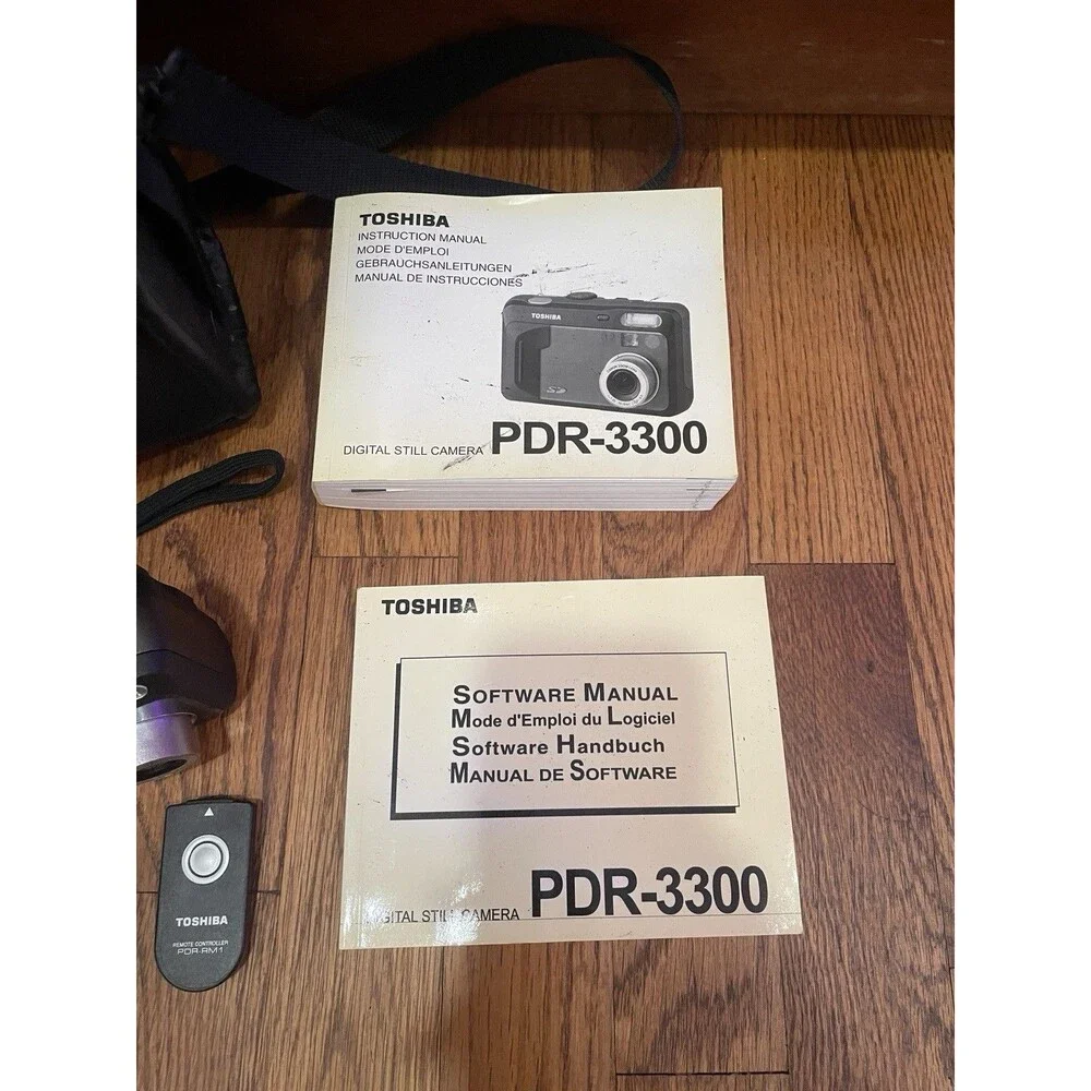 Toshiba PDR-3300 3.2MP Digital Camera 2.8x Zoom Tested Remote Bundle